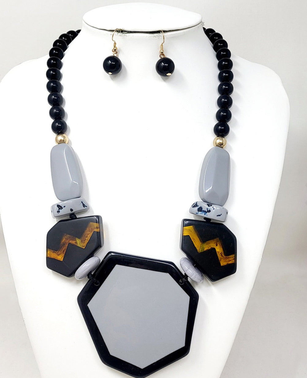 Bold Geometric Resin Statement Necklace_BG