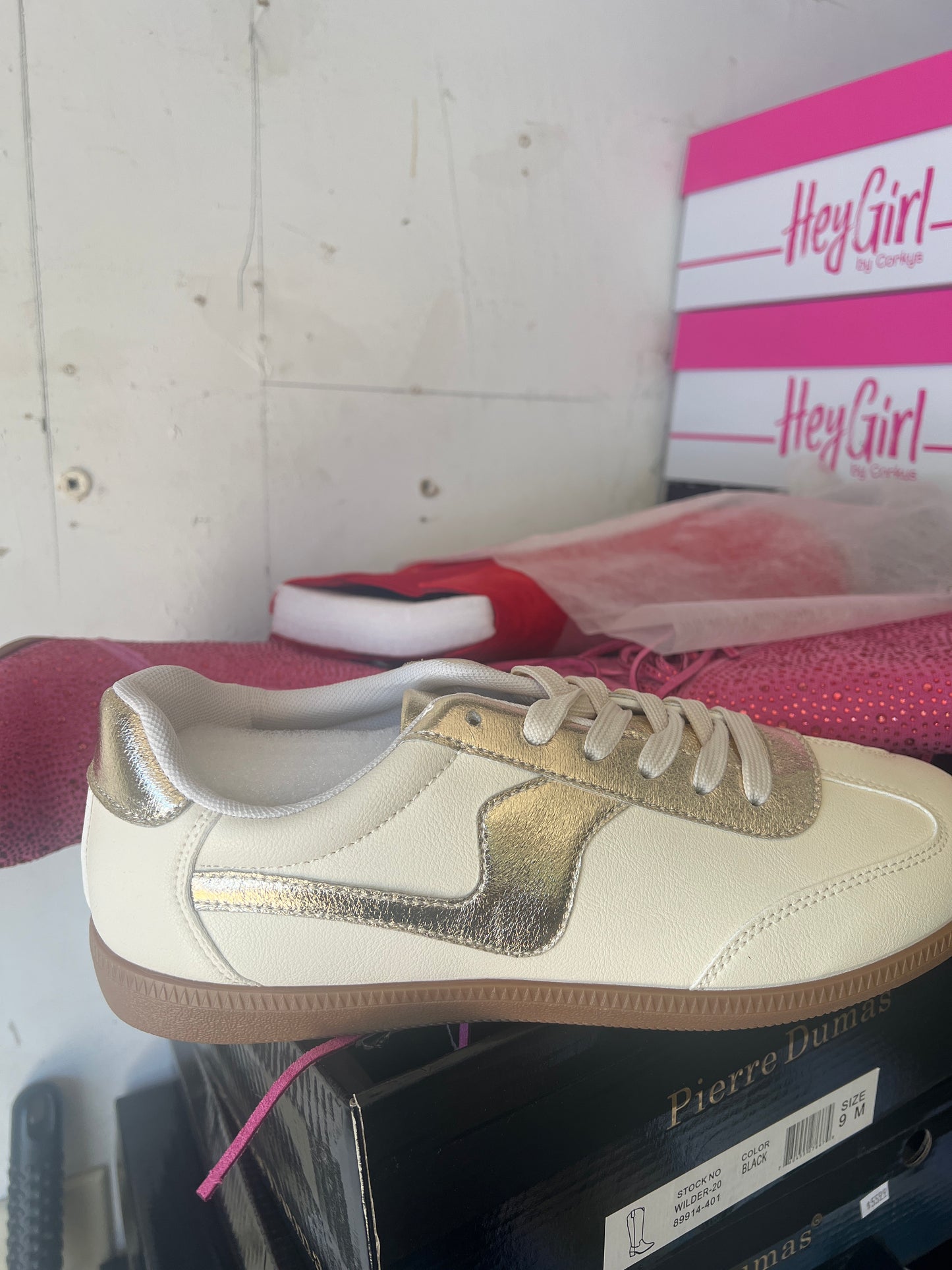 YoungVille Sneaker-Gold Sneaker