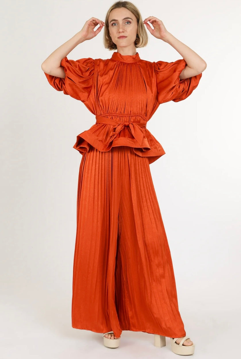 Clara Glossy Texture Belted Pleats Top & Flare Pants Set _Orange or Green