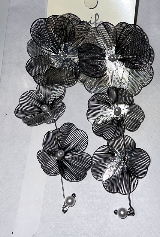 Elegant Exaggerated Flower Earrings_Silver