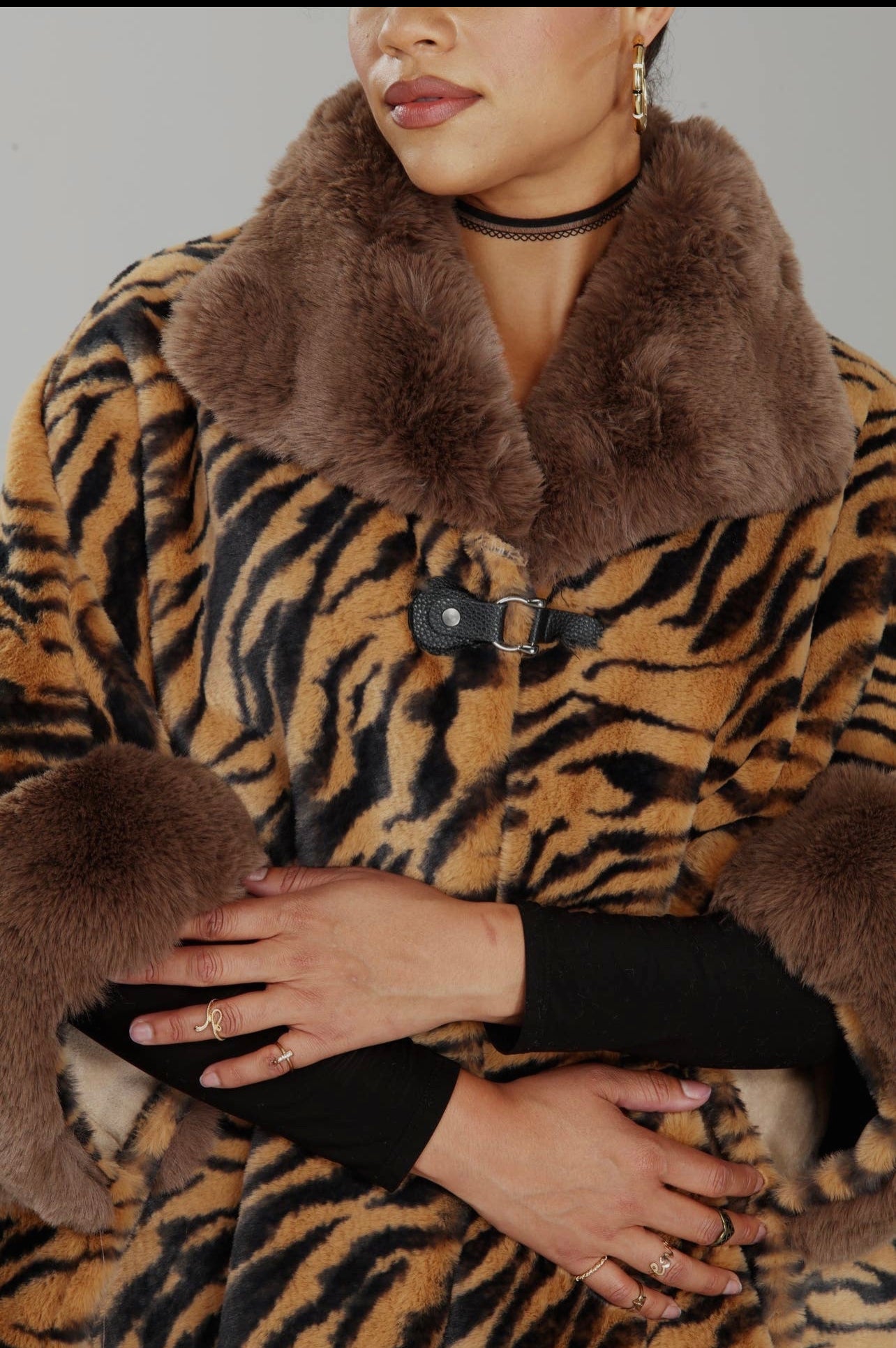 Wild Statement Animl Cape w/Faux Fur