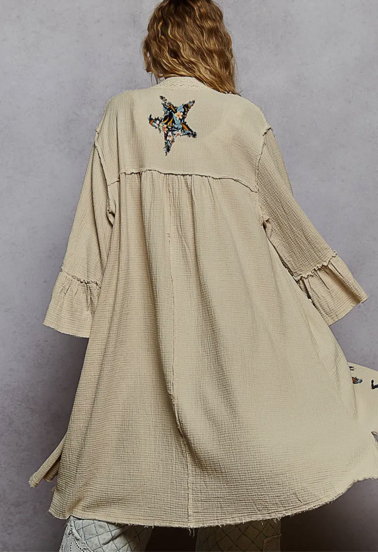 3/4 SLEEVE DOUBLE
GAUZE PRINTED
RUFFLE WOVEN LONG CARDIGAN