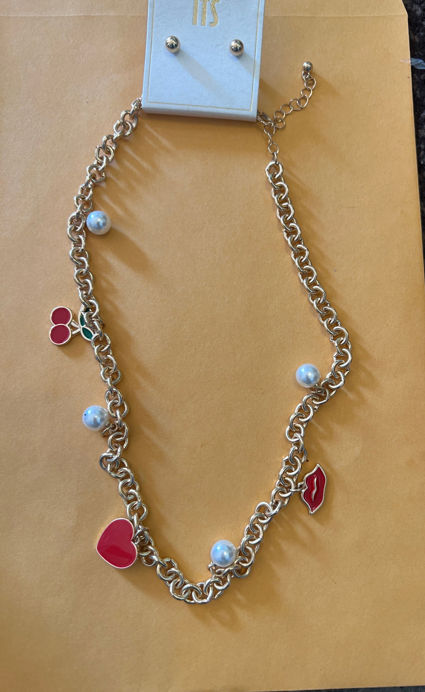Charm Necklace Heart, Lip  Cherry