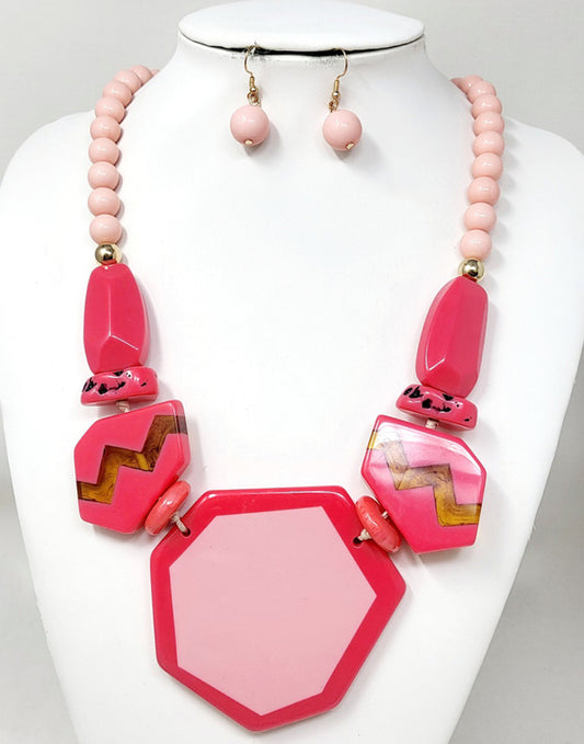 Bold Geometric Resin Statement Necklace_Pink