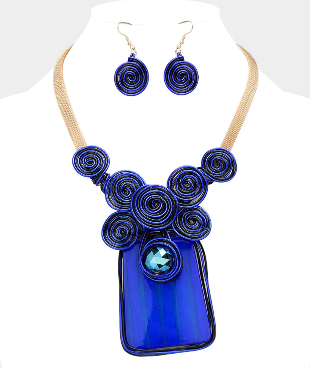 Metal Spiral Embellished Abstract Resin Pendant Statement Necklace