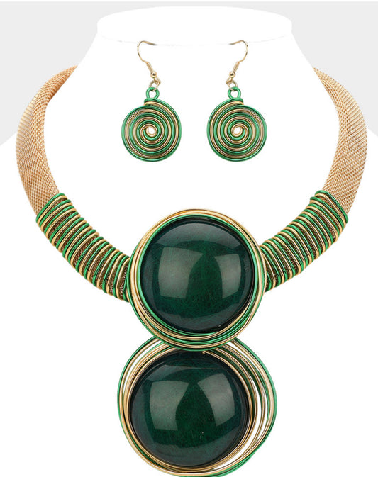Metal Wire Wrapped Bold Resin Statement Necklace_Green