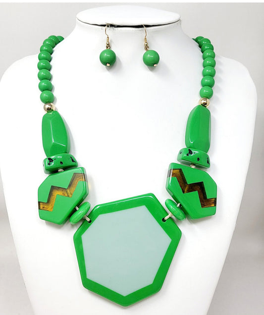 Bold Geometric Resin Statement Necklace_Green