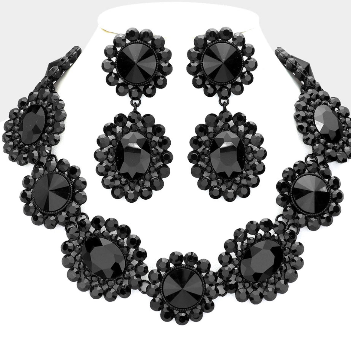 Jet Black Round Oval Stone Accented Necklace