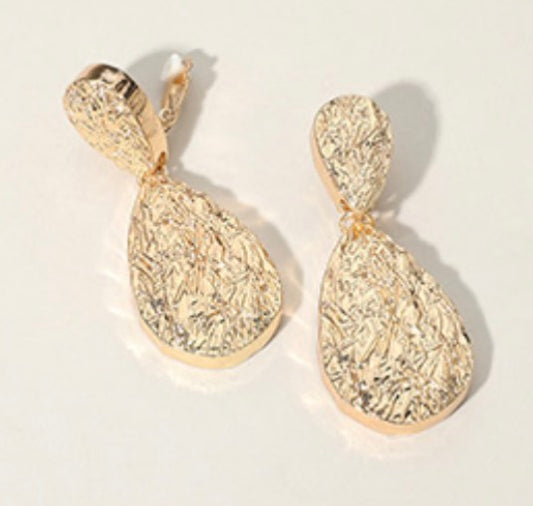 Chunky Textured Metal Teardrop Dangle Clip On Earrings