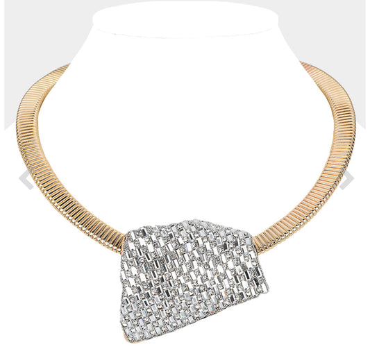 Stone Paved Abstract Plate Ribbed Chain Necklace