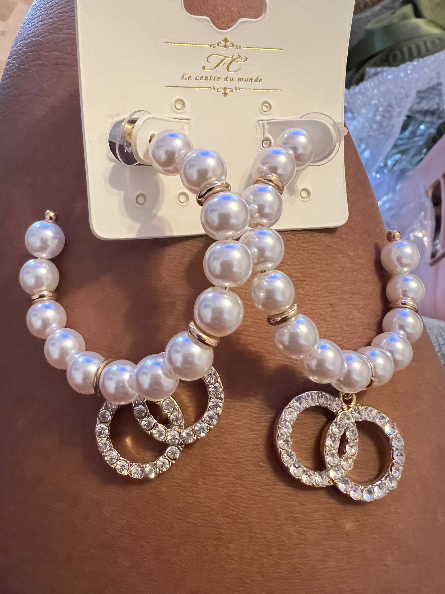 Pretty Pearl Hoop Earring/Dangle