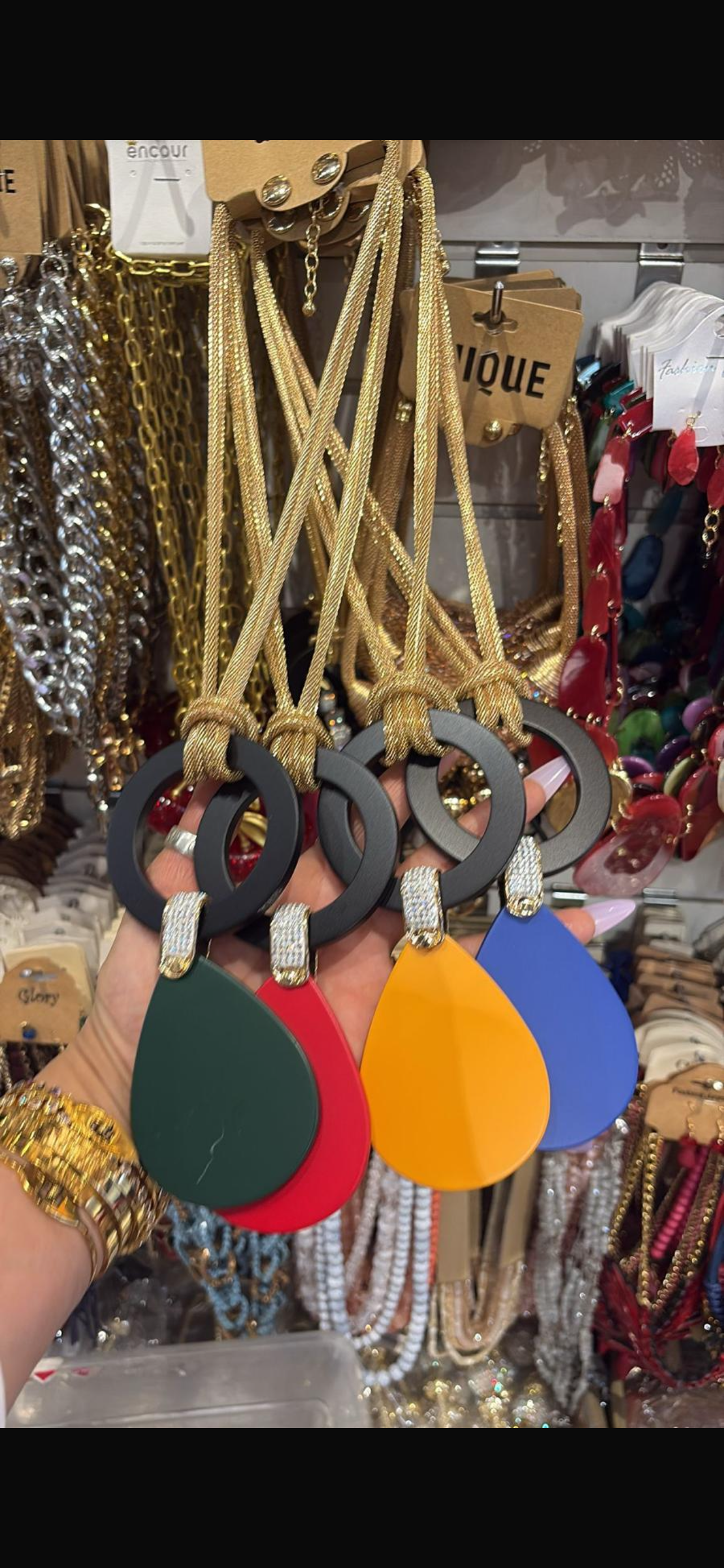 TAYO Bold Necklace Set