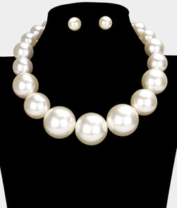 Creme Chunky Pearl Necklace